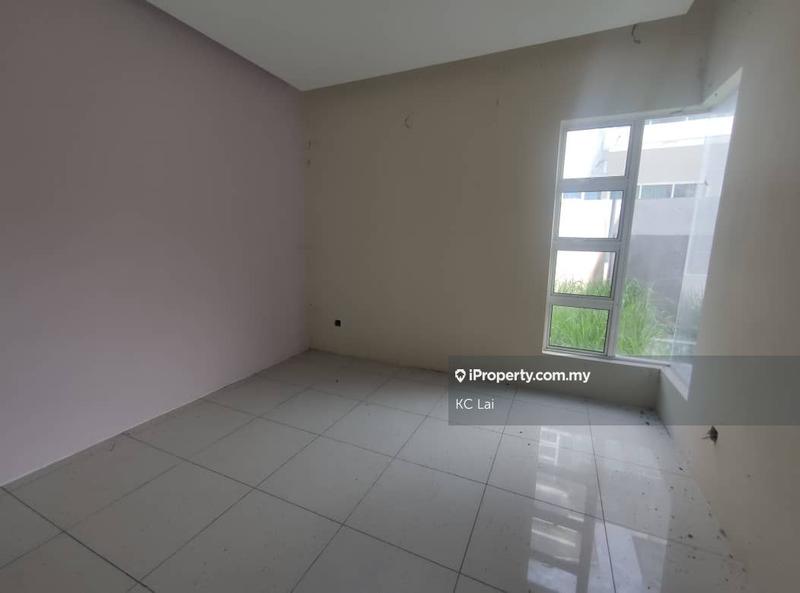 Rumah Berkembar untuk Dijual di Beautiful Double Storey Semi D in Seremban Town, Seremban oleh KC Lai - iProperty.com.my
