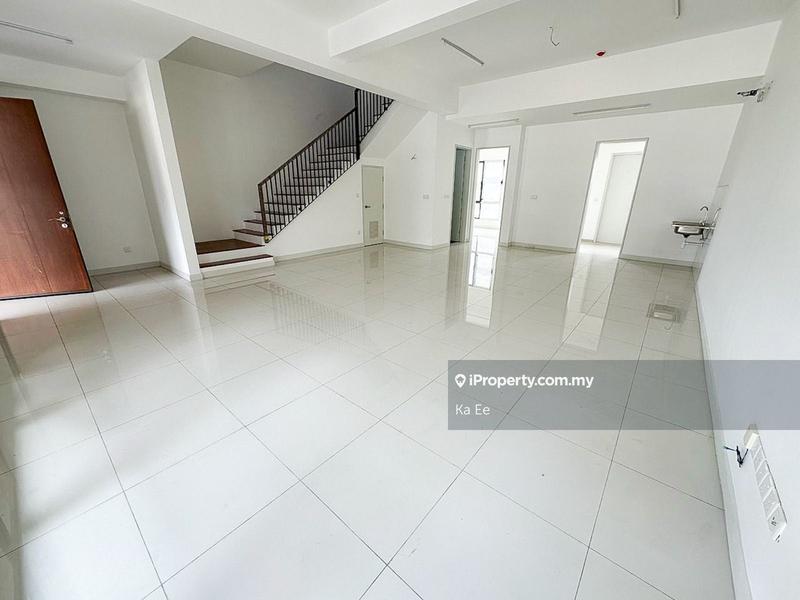 Rumah Berangkai 2 Tingkat untuk Dijual di Hampton Residences Bandar Seri Coalfields, Sungai Buloh oleh Ka Ee - iProperty.com.my