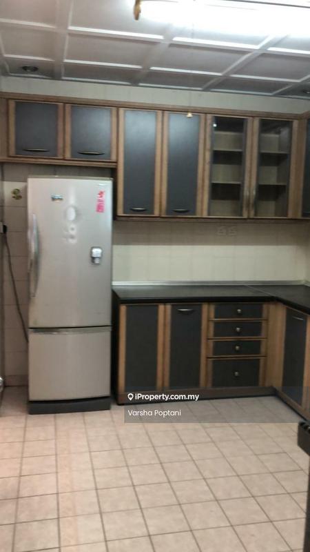 Kondominium untuk Disewa di Villa Scott oleh Varsha Poptani - Kitchen - iProperty.com.my