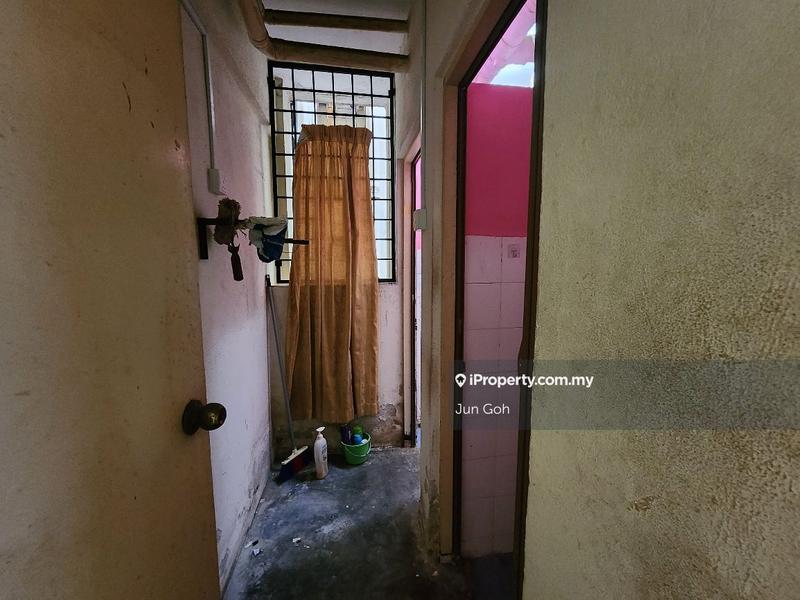 Pangsapuri untuk Dijual di Pangsapuri Segar Perdana oleh Jun Goh - iProperty.com.my