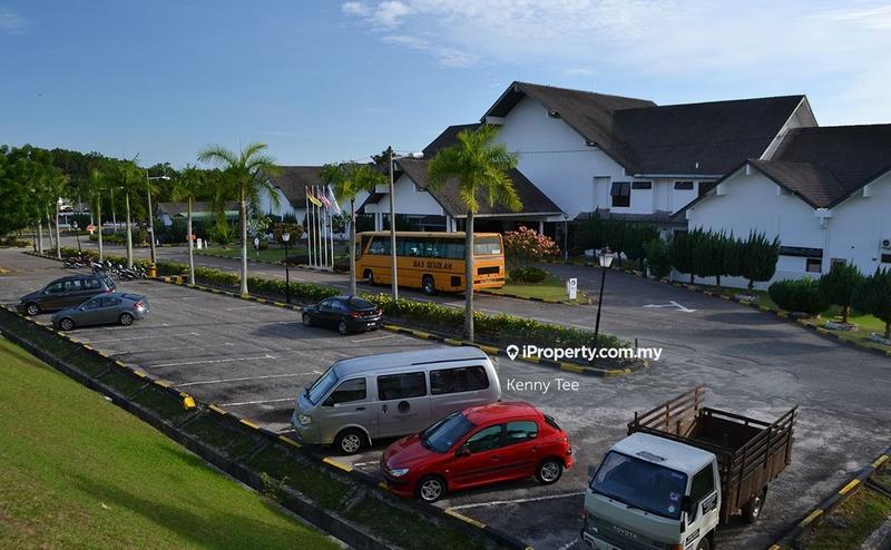 Kondominium untuk Dijual di Corus Paradise Resort oleh Kenny Tee - iProperty.com.my