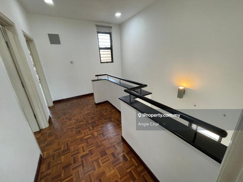 Townhouse for Sale in Sunway Damansara, Kota Damansara by Angie Chai - iProperty.com.my