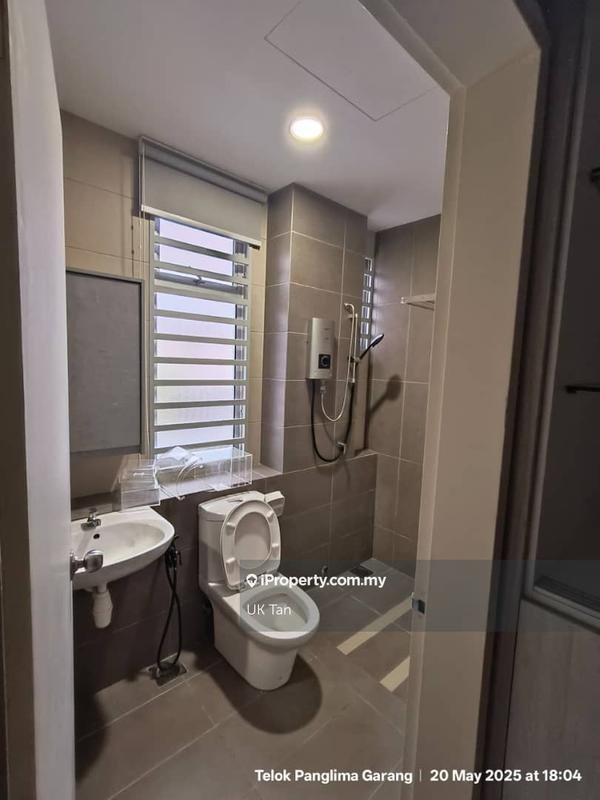 Rumah Teres untuk Dijual di qi6mk, Telok Panglima Garang oleh UK Tan - iProperty.com.my