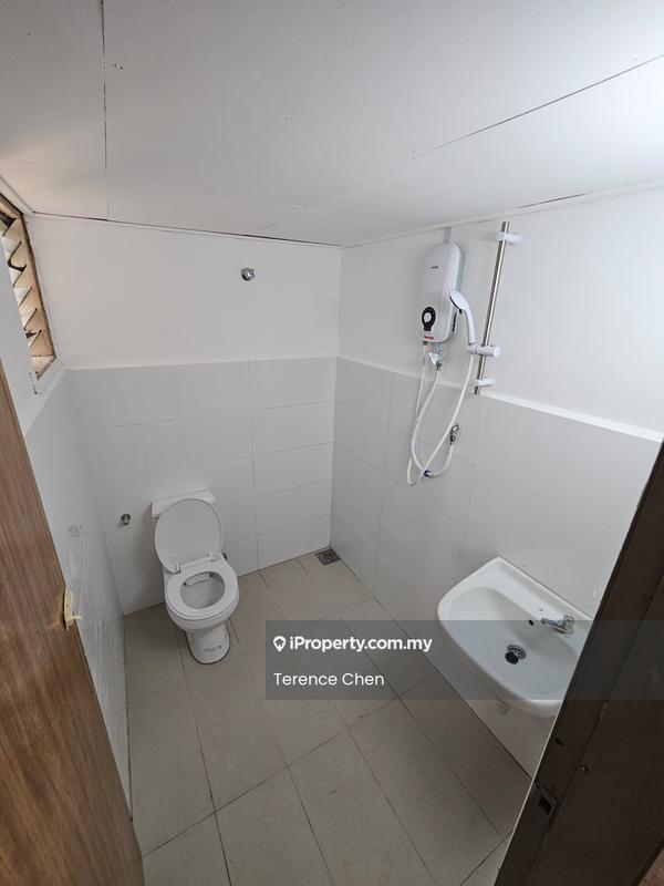 Pangsapuri untuk Disewa di Subang Perdana Goodyear Court 6 oleh Terence Chen - Bathroom - iProperty.com.my