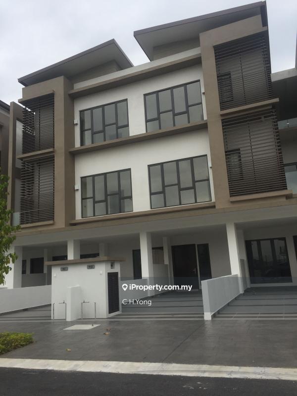 Townhouse for Sale in N'dira Townvilla, Sierra 12, 16 Sierra, Puchong by C.H.Yong - iProperty.com.my