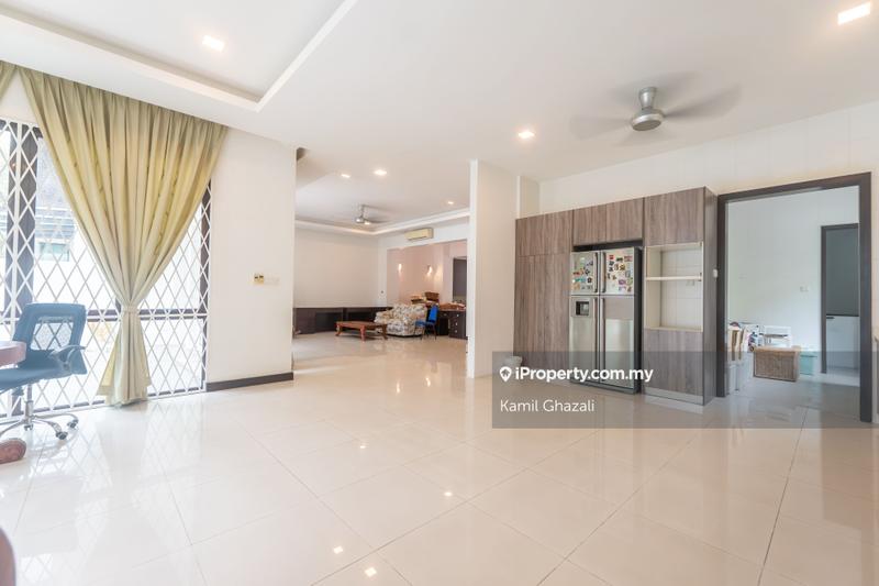 Semi-Detached House for Sale in LAKE VIEW Yara Twinvilla 2.5 Storey Semi-D House, Presint 8 by Kamil Ghazali - iProperty.com.my
