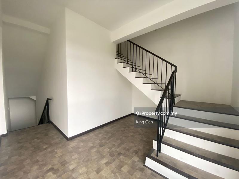 Rumah Bandar untuk Dijual di Affiniti Residences, Taman Bukit Serdang, Seri Kembangan oleh King Gan - iProperty.com.my