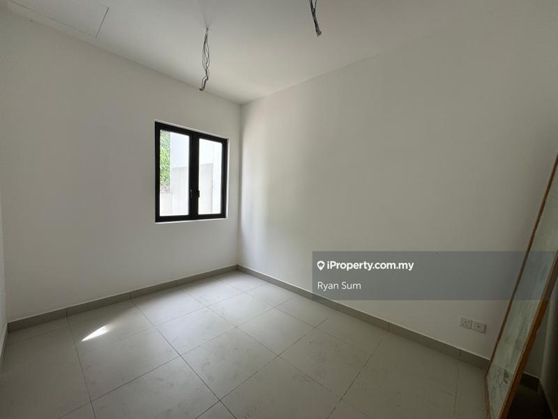 Rumah Berangkai 2.5 Tingkat untuk Dijual di Taman Puncak Jalil, Seri Kembangan oleh Ryan Sum - iProperty.com.my