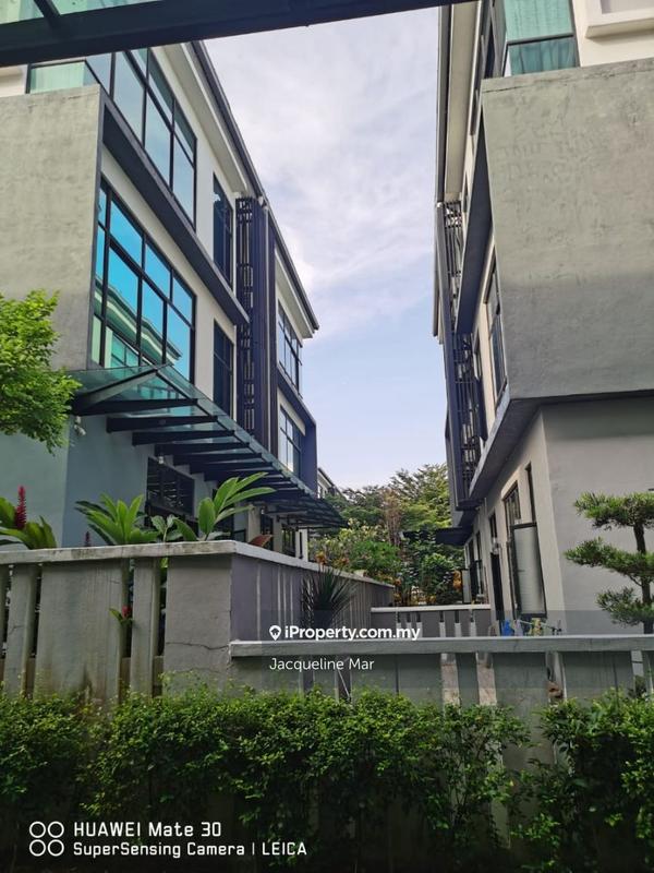 Rumah Berkembar untuk Dijual di Serdang, Seri Kembangan oleh Jacqueline Mar - iProperty.com.my