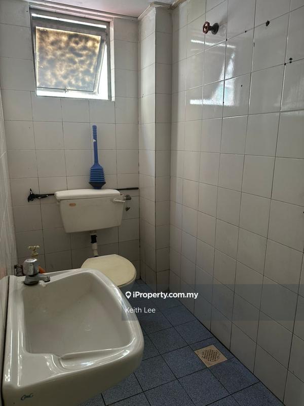 Kedai-Pejabat untuk Disewa di 3 Storey Shop Office Tanming Permai For Rent, Balakong oleh Keith Lee - iProperty.com.my