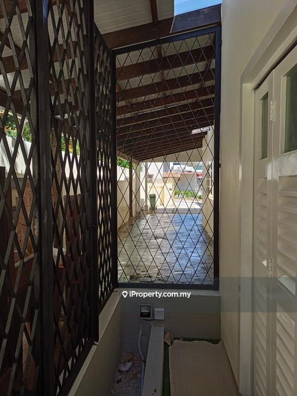 Bungalow House for Sale in Tanjung Bungah, Penang by Ederic J. Low - iProperty.com.my