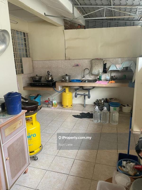 2-storey Terraced House for Sale in Taman Pinggiran Putra, Seri Kembangan by Ron Liew - iProperty.com.my