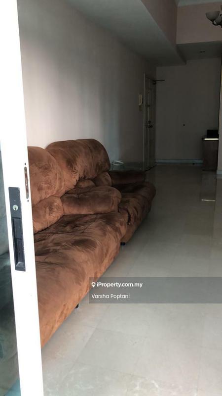 Kondominium untuk Disewa di Villa Scott oleh Varsha Poptani - Living Room - iProperty.com.my