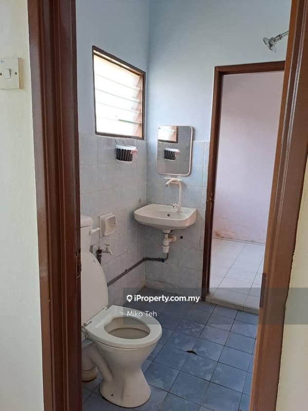 Semi-Detached House for Sale in Taman Pinggiran Putra, Seri Kembangan by Miko Teh - iProperty.com.my