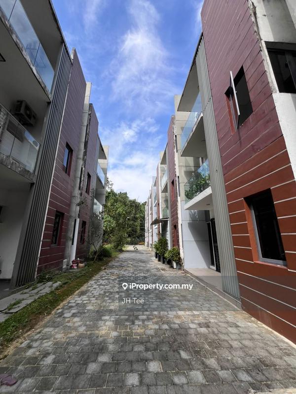 Rumah Bandar untuk Dijual di The Vale @ Sutera Damansara Damai Pj, Damansara Damai oleh JH Tee - iProperty.com.my