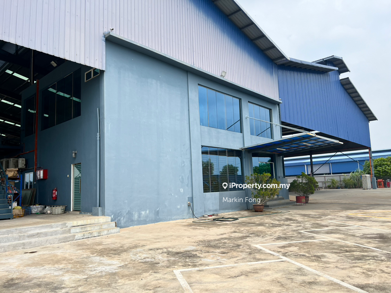 Gudang untuk Disewa di 𝑷𝒆𝒓𝒊𝒏𝒅𝒖𝒔𝒕𝒓𝒊 𝑫𝒂𝒎𝒂𝒏𝒔𝒂𝒓𝒂, Kuantan oleh Markin Fong - iProperty.com.my