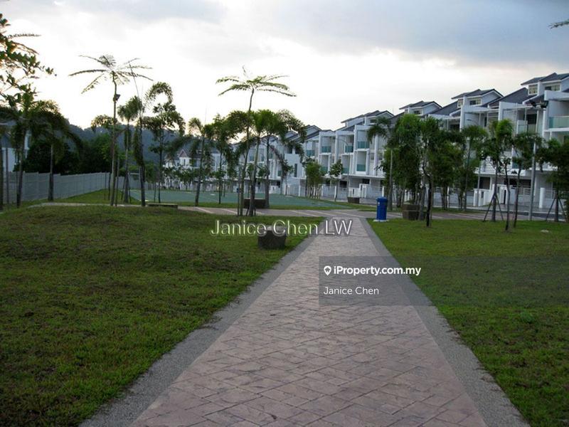 Rumah Berangkai 3 Tingkat untuk Dijual di Bandar Kinrara Seksyen 1, Bandar Kinrara oleh Janice Chen - iProperty.com.my