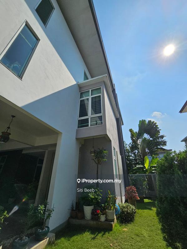 Banglo untuk Dijual di Putra Heights, Subang Jaya oleh Siti Beeb - iProperty.com.my
