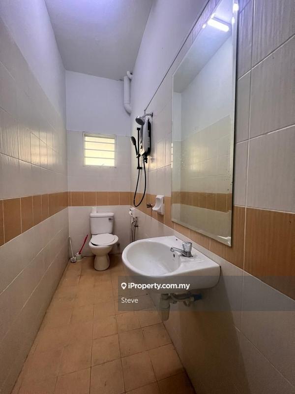 Rumah Berkembar untuk Dijual di Bandar Putra Permai, Seri Kembangan oleh Steve - iProperty.com.my