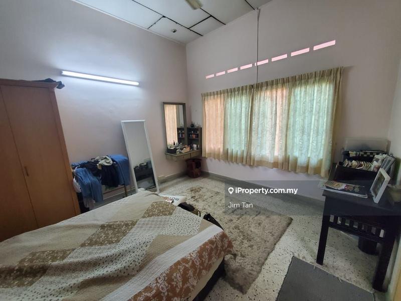 Bungalow House for Sale in Taman Sri Sentosa, Jalan Klang Lama (Old Klang Road) by Jim Tan - iProperty.com.my