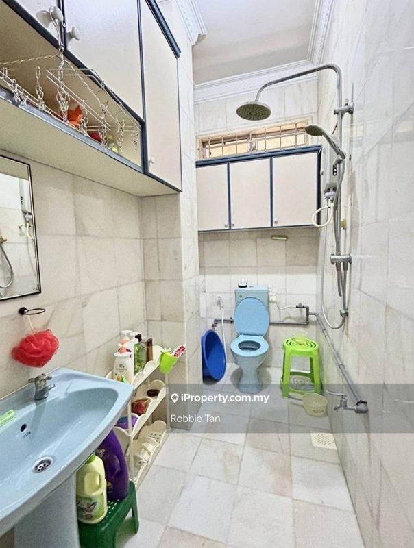 Bungalow House for Sale in Taman Bukit Kempas, Tampoi by Robbie Tan - iProperty.com.my