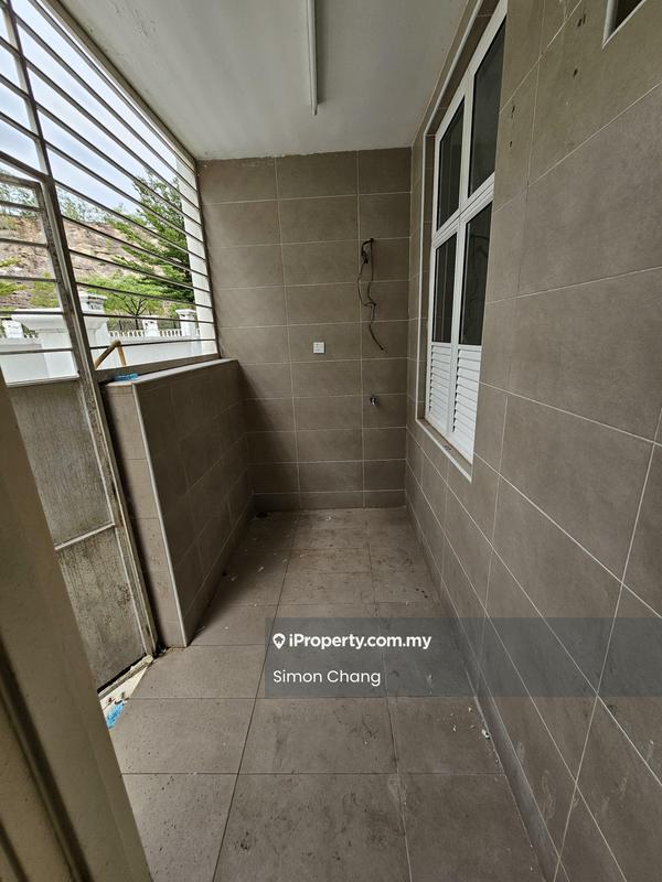 Rumah Teres 3-Tingkat untuk Dijual di Anjung Sari, Setia Alam, Shah Alam, Setia Alam oleh Simon Chang - Balcony - iProperty.com.my