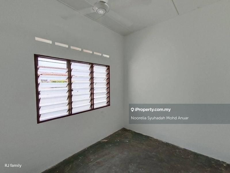 1-storey Terraced House for Sale in Taman Muzaffar Shah, Ayer Keroh by Noorelia Syuhadah Mohd Anuar - iProperty.com.my