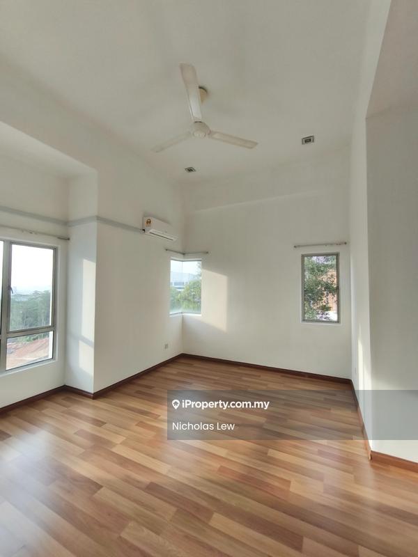 Condominium for Sale in Bayan Villa, Seri Kembangan by NK Lew - iProperty.com.my