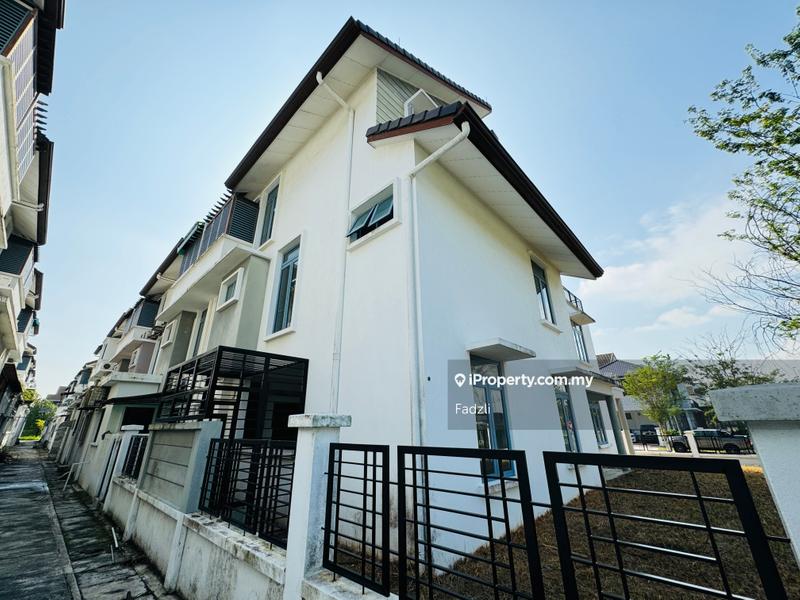 Rumah Teres 3-Tingkat untuk Dijual di Denai Alam, Shah Alam oleh Fadzli - iProperty.com.my
