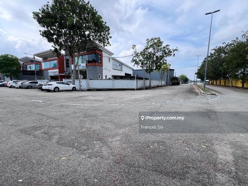 For Sale - < CHEAP Warehouse with Indusrial Land Must Sale >