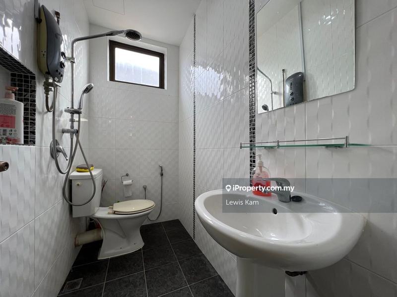 Bungalow House for Sale in Batu Feringghi, Penang by Lewis Kam - iProperty.com.my