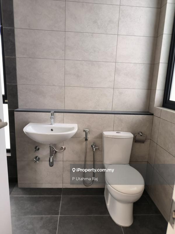 3-storey Terraced House for Sale in Telok Panglima Garang, Selangor by P Utahma Raj - iProperty.com.my