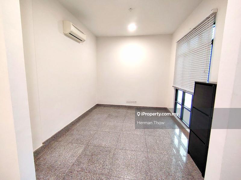 Service Residence for Sale in Isola by Herman Thow - iProperty.com.my