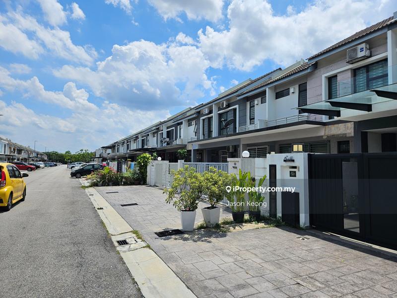 Rumah Berangkai 2 Tingkat untuk Dijual di Lakeside Residences, Puchong oleh Jason Keong - iProperty.com.my