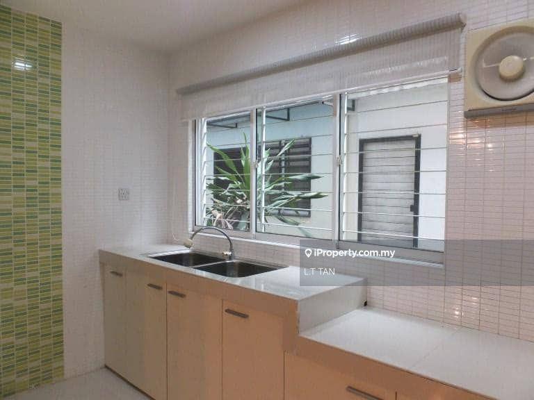 Rumah Teres 3-Tingkat untuk Dijual di Meadow Lakefield Sungai Besi, Sungai Besi oleh L.T TAN - iProperty.com.my