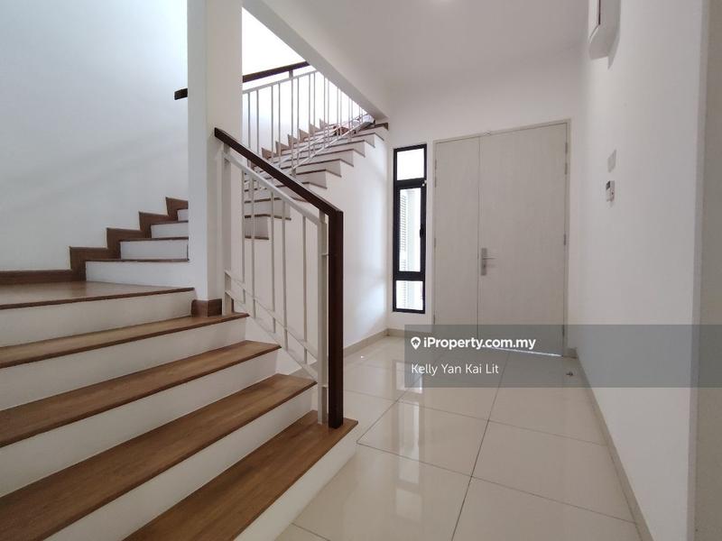 Rumah Teres 3-Tingkat untuk Dijual di Park Residence, Seri Kembangan oleh Kelly Yan Kai Lit - iProperty.com.my