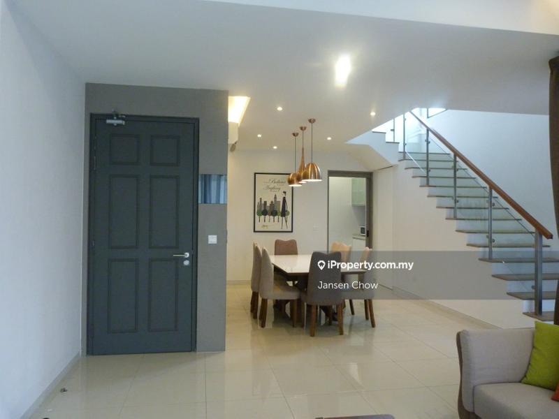 Rumah Bandar untuk Dijual di Taman Bukit Serdang, Seri Kembangan oleh Jansen Chow - iProperty.com.my