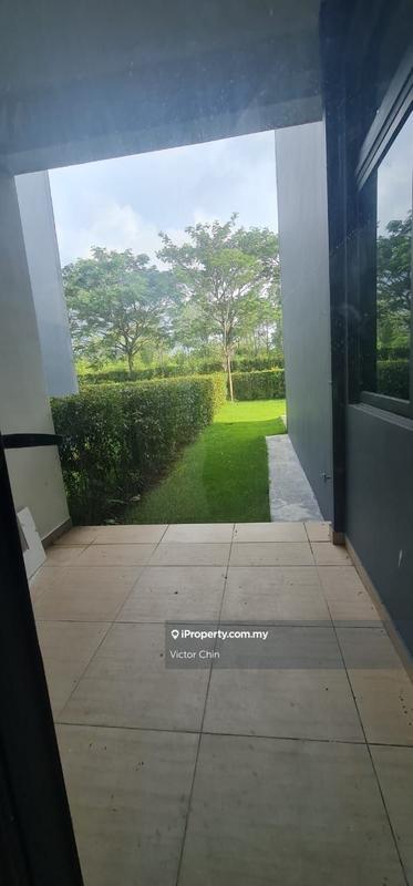 Rumah Berangkai 3 Tingkat untuk Dijual di Forest City Golf Resort Villa, Johor Bahru oleh Victor Chin - iProperty.com.my