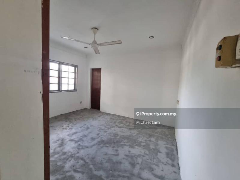 Bungalow House for Sale in Damansara Jaya, Petaling Jaya by Michael Lam - iProperty.com.my