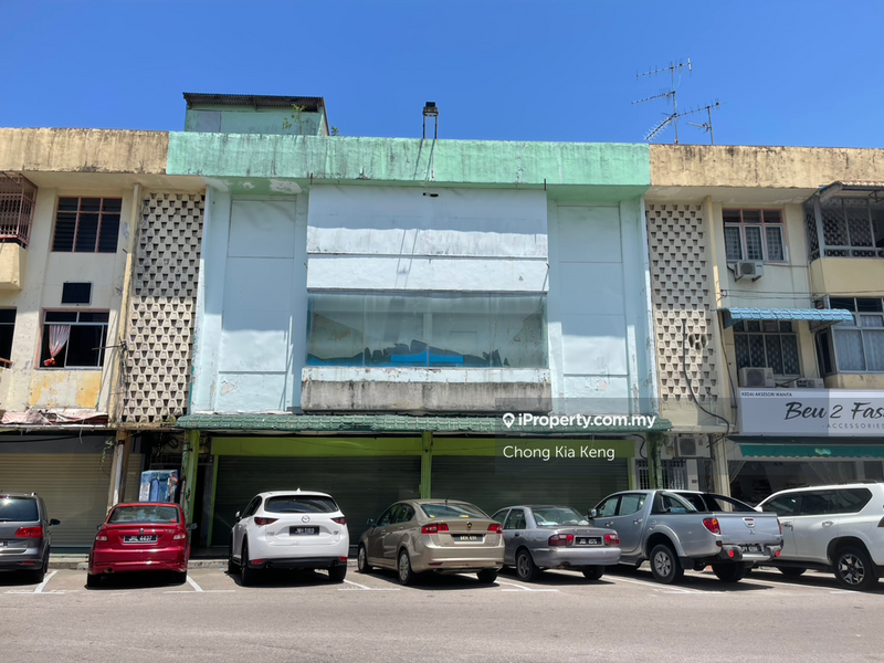 For Rent - 3-Storey Shop At Pontian Town Centre