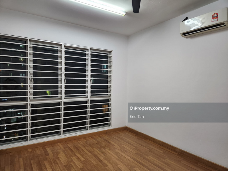 Service Residence for Sale in Garden @ One South by Eric Tan - Master bedroom - iProperty.com.my
