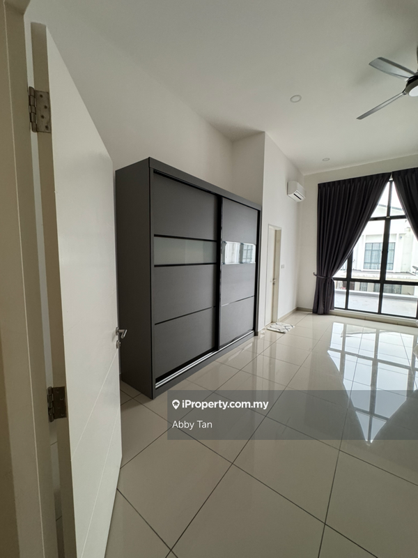 Rumah Teres untuk Disewa di Lunaria Resort Home, Bandar Sri Sendayan oleh Abby Tan - iProperty.com.my