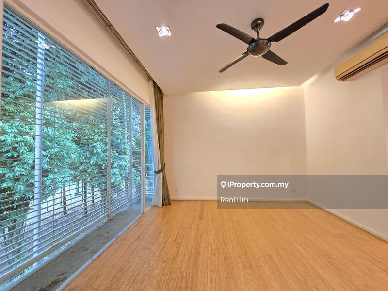 Rumah Berkembar untuk Dijual di Seri Pilmoor, Bayu Timur, Ara damansara, Ara Damansara oleh Reni Lim - Living Room - iProperty.com.my