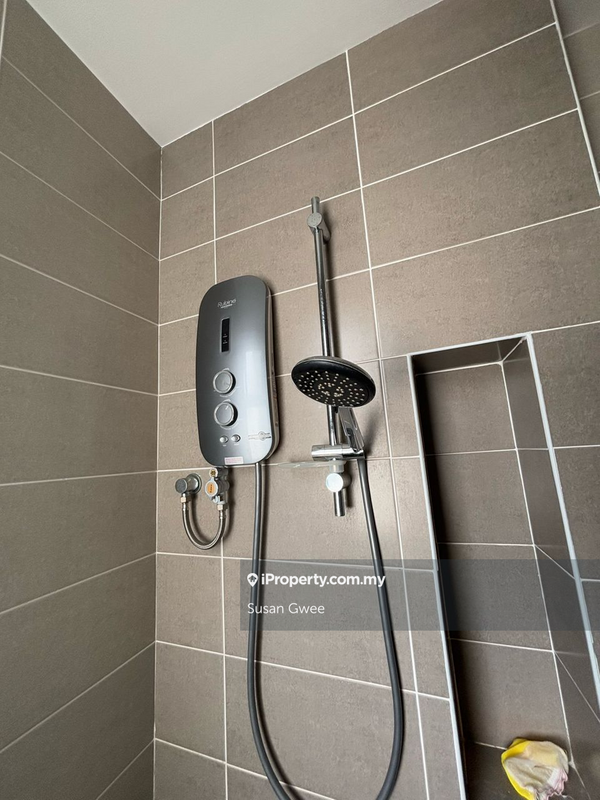 3-storey Terraced House for Sale in 402a6, Telok Panglima Garang by Susan Gwee - iProperty.com.my