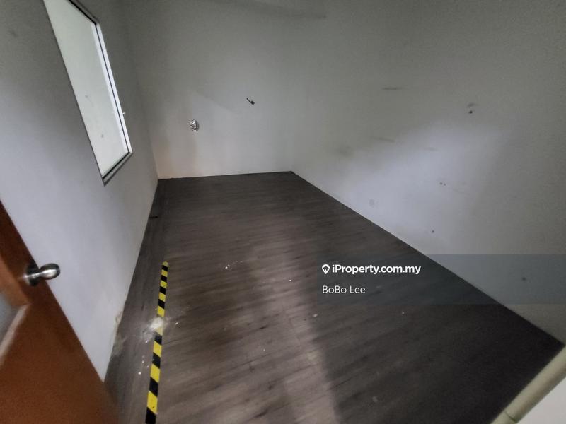 Shop for Sale in Serdang, Seri Kembangan by BoBo Lee - iProperty.com.my