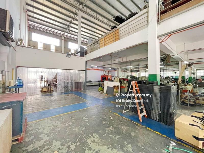 Warehouse untuk Dijual di Bukit Jelutong, Shah Alam oleh Izzat Ibrahim - iProperty.com.my