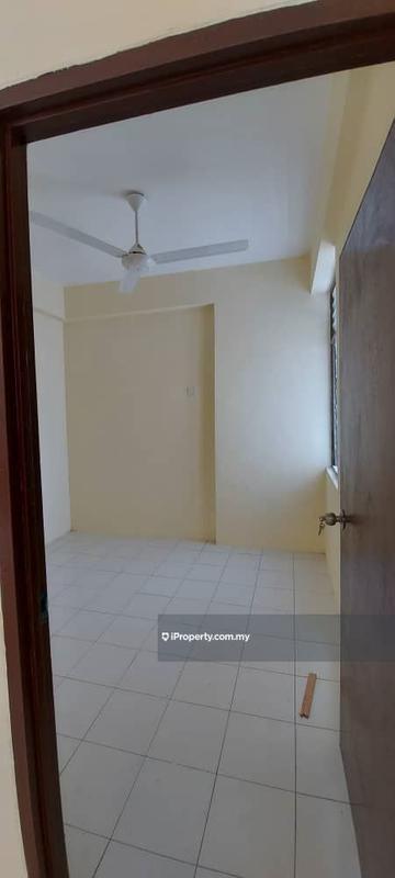 Flat for Rent in Halaman Damai by Kevin Kwan - iProperty.com.my