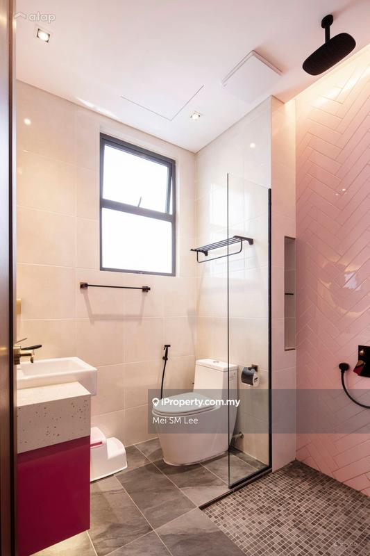 Twin Palms, Sungai Long Bathroom