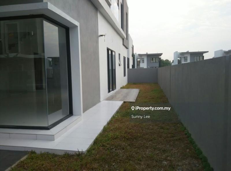 3-storey Terraced House for Sale in Taman Saujana Mutiara, Kajang by Sunny Lee - iProperty.com.my