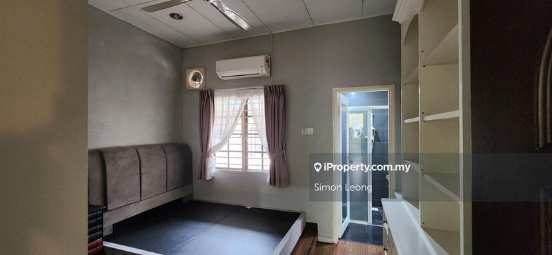 Rumah Berangkai 2 Tingkat untuk Dijual di Bukit Jelutong, Shah Alam oleh Simon Leong - iProperty.com.my